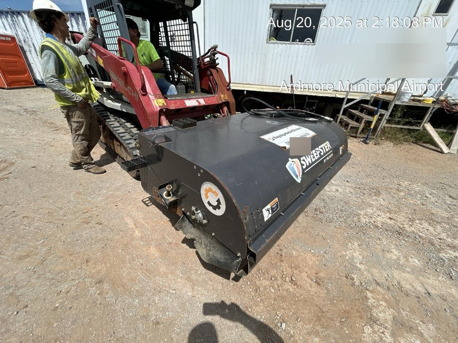 2019 PALADIN Sweepster SB72