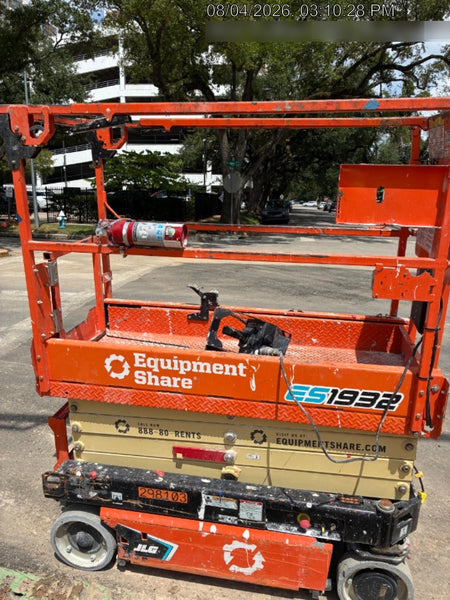 2023 JLG ES1932