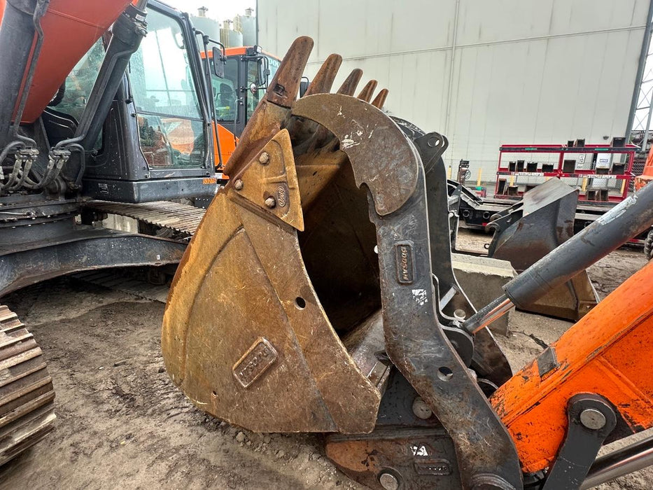 2020 DOOSAN 42" Excavator Bucket