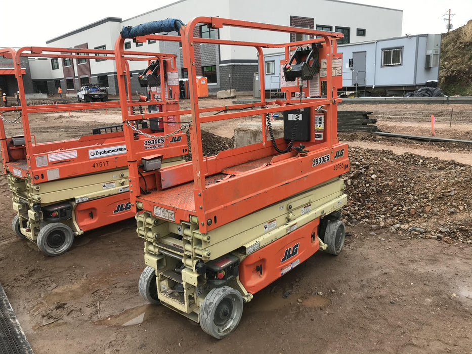 2017 JLG 1930ES Standard Options