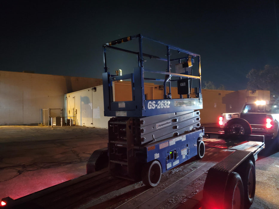 2019 Genie GS-2632 Folding rails with half height swing gate