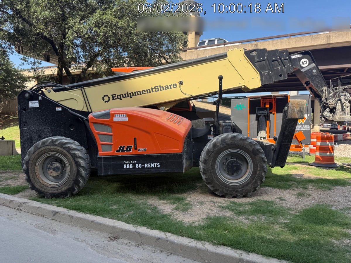 2025 JLG 1075