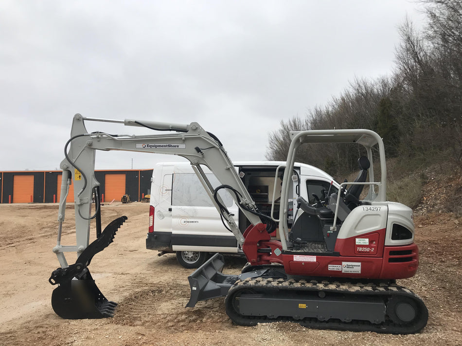 2021 TAKEUCHI TB250-2