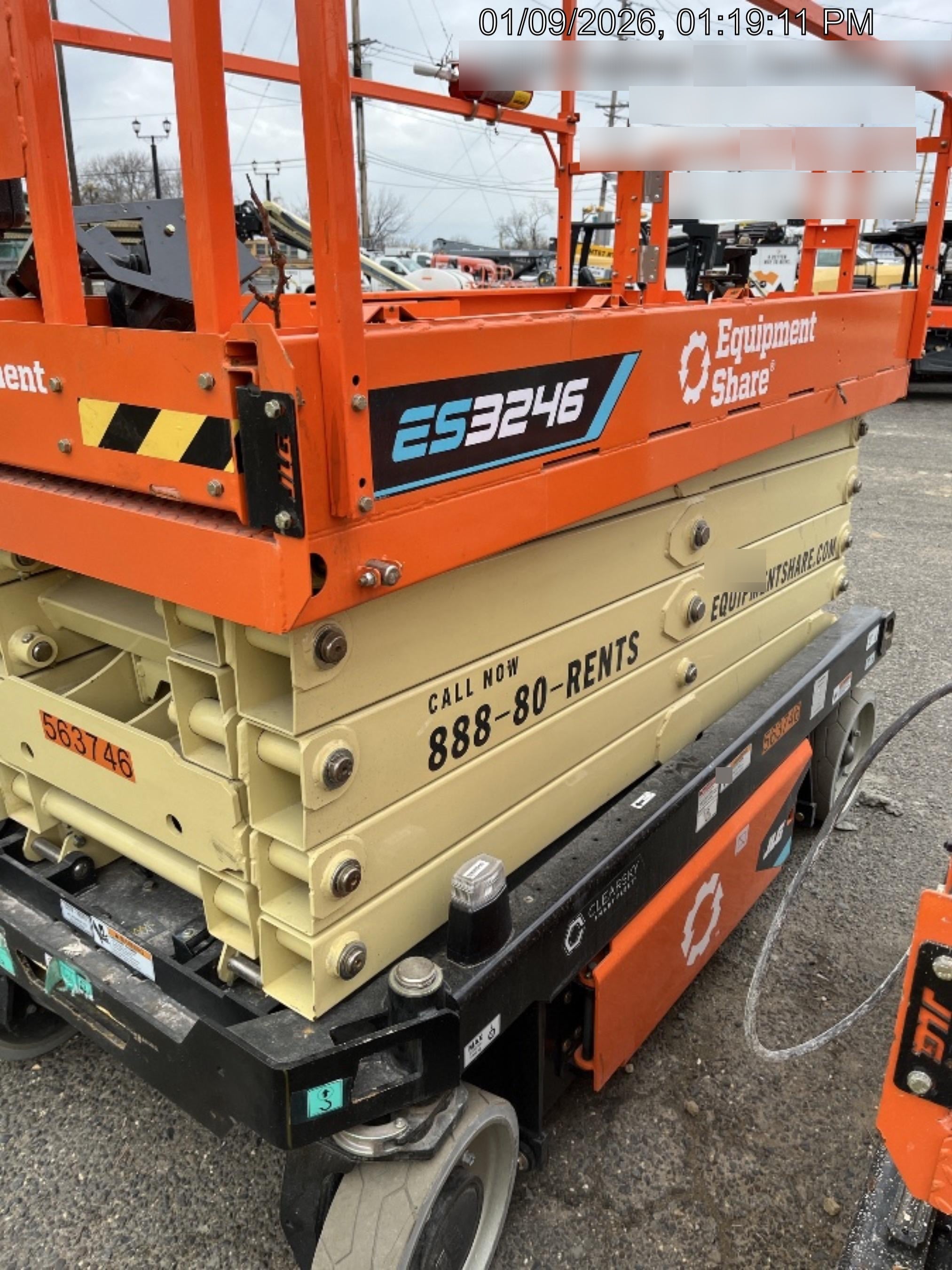 2025 JLG ES3246