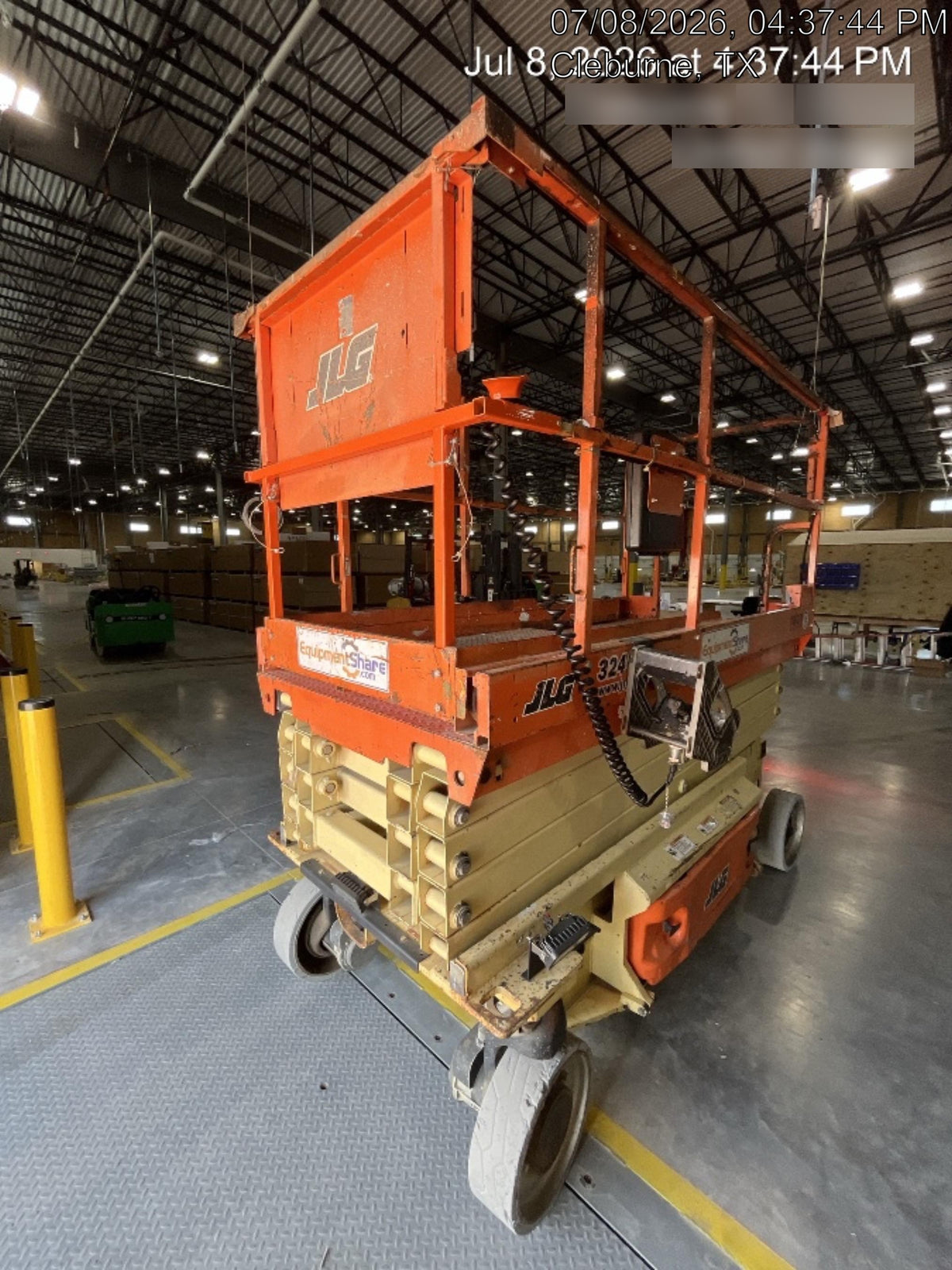 2016 JLG 3246ES