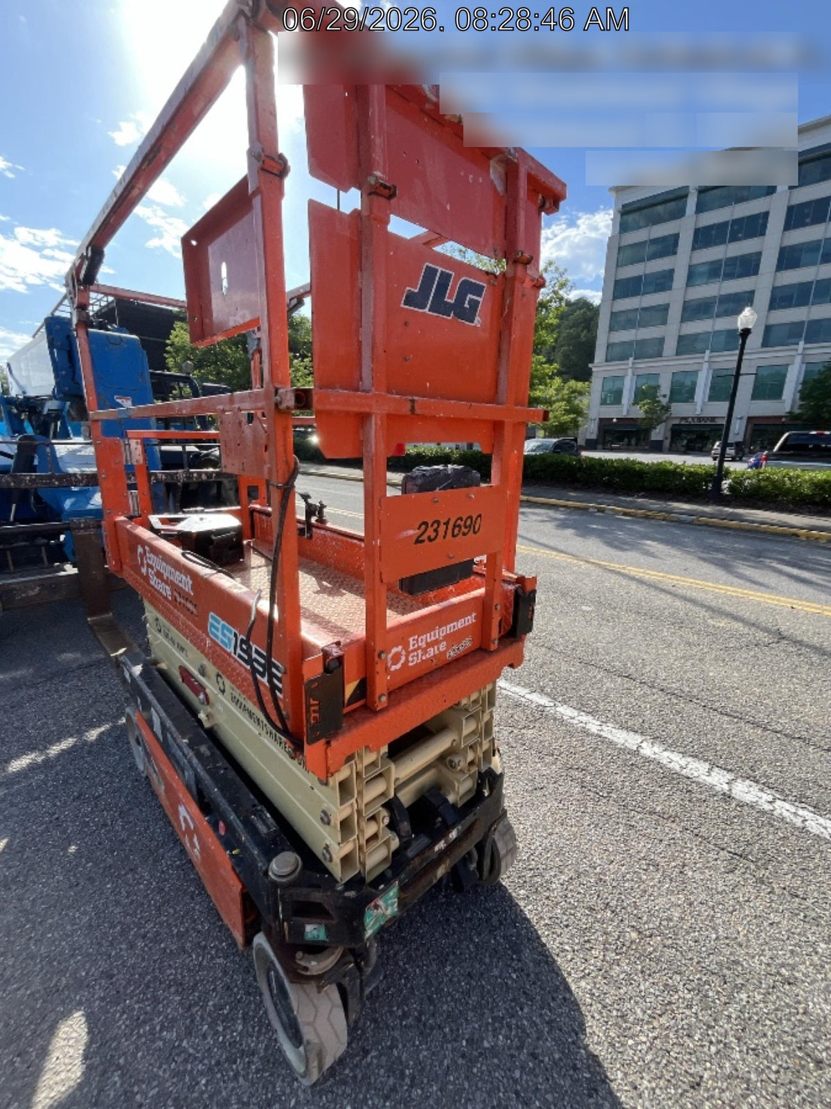 2022 JLG ES1932