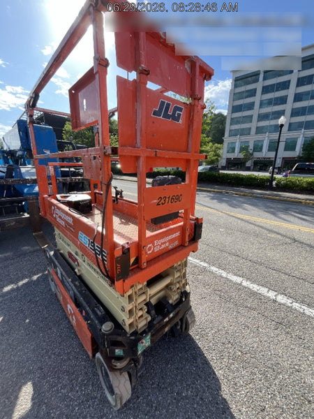 2022 JLG ES1932