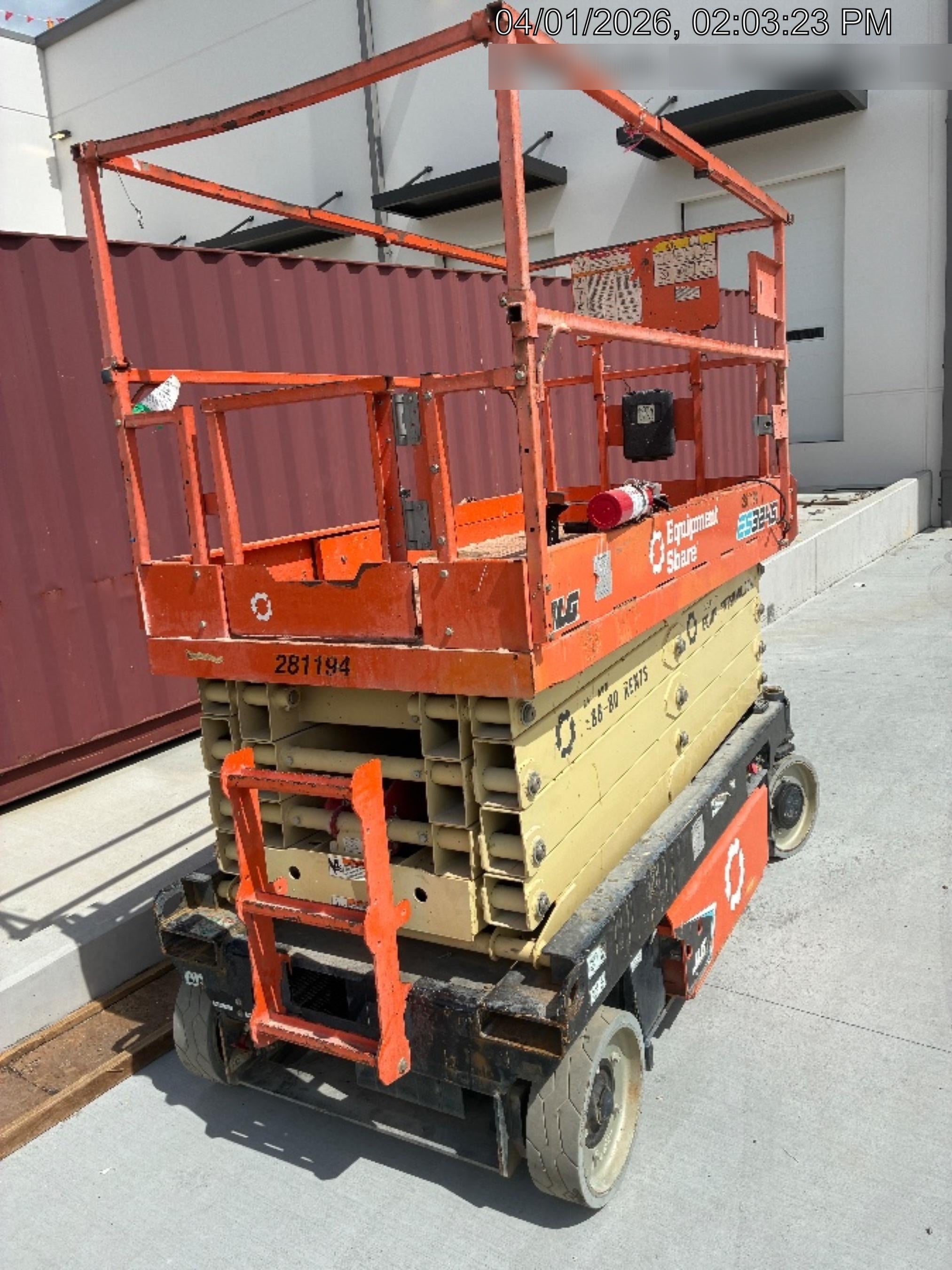 2022 JLG ES3246