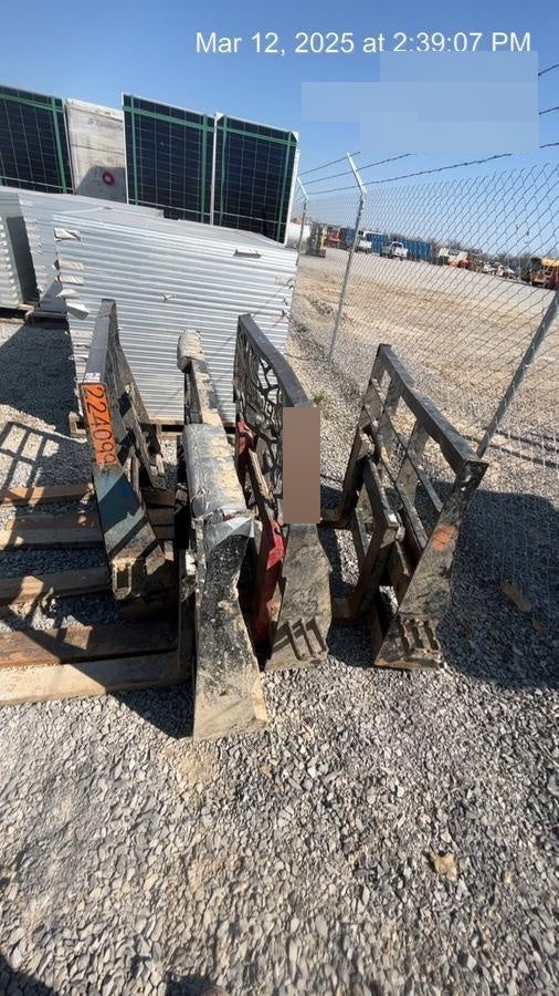 2024 ARROW MATERIAL HANDLING 48" Pallet Forks - Arrow