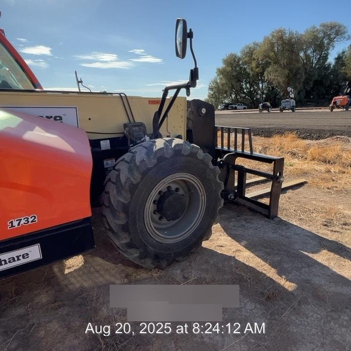 2021 JLG 1732