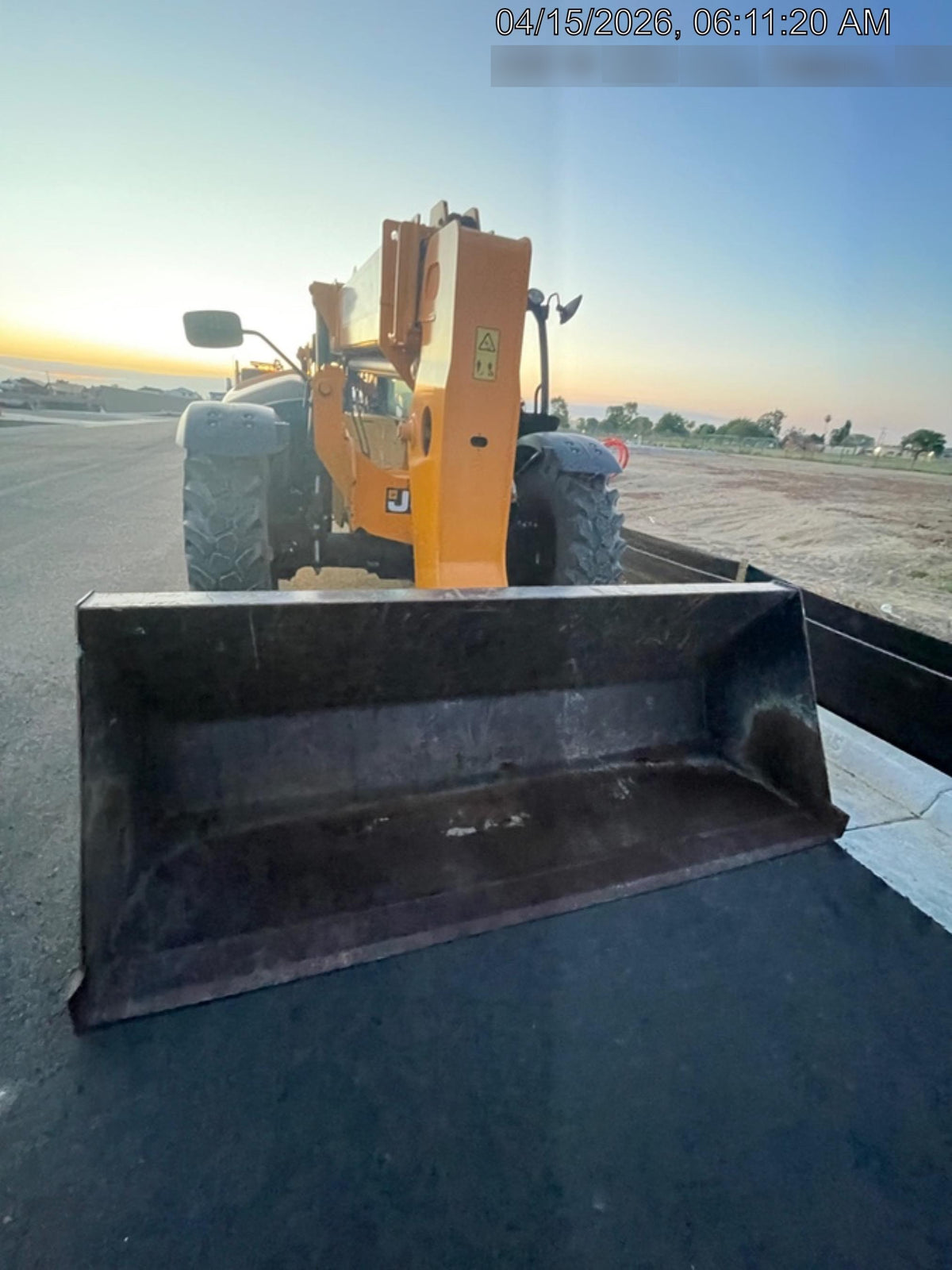 2022 JLG 1001100823