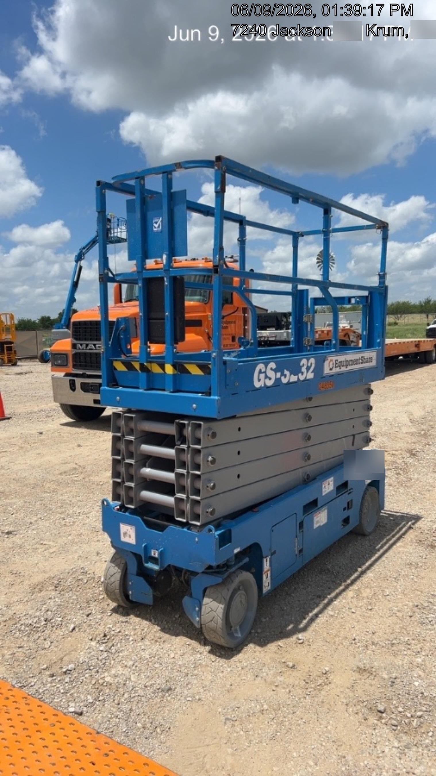 2022 GENIE GS-3232