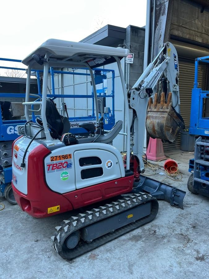 2022 TAKEUCHI TB20e