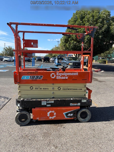 2023 JLG ES1932