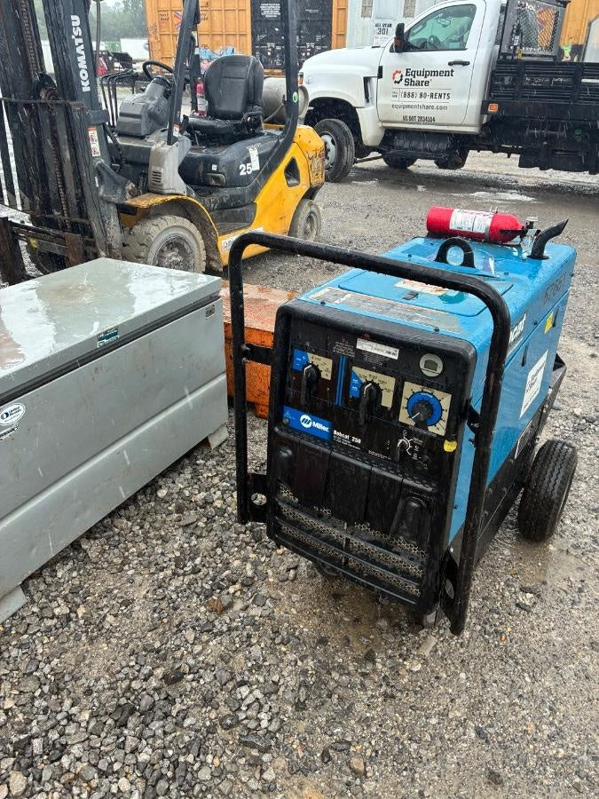 2019 Miller Electric BOBCAT 250 951600 PKG-250 amp Propane Welder, Standard w/Running Gear, Bracket, Hose"250 amp Propane Welder, Standard w/Running Gear, Bracket, Hose