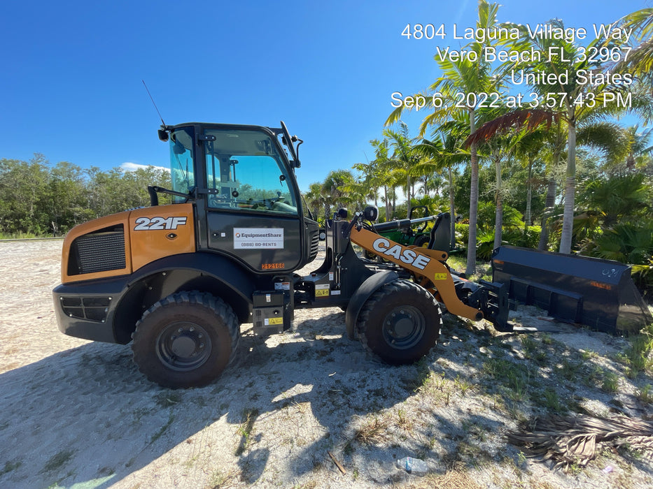 2022 CASE 221F