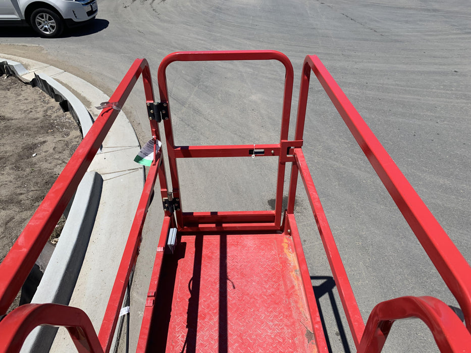 2020 MEC 1330SE Solid NM Tires, Steel Swing out Doors, LCS, Beacon, 900W Inverter