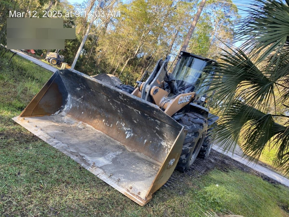 2018 Case 821G CLOSED CAB, 1 FUNCTION, JRB 418 STYLE HYD COUPLER