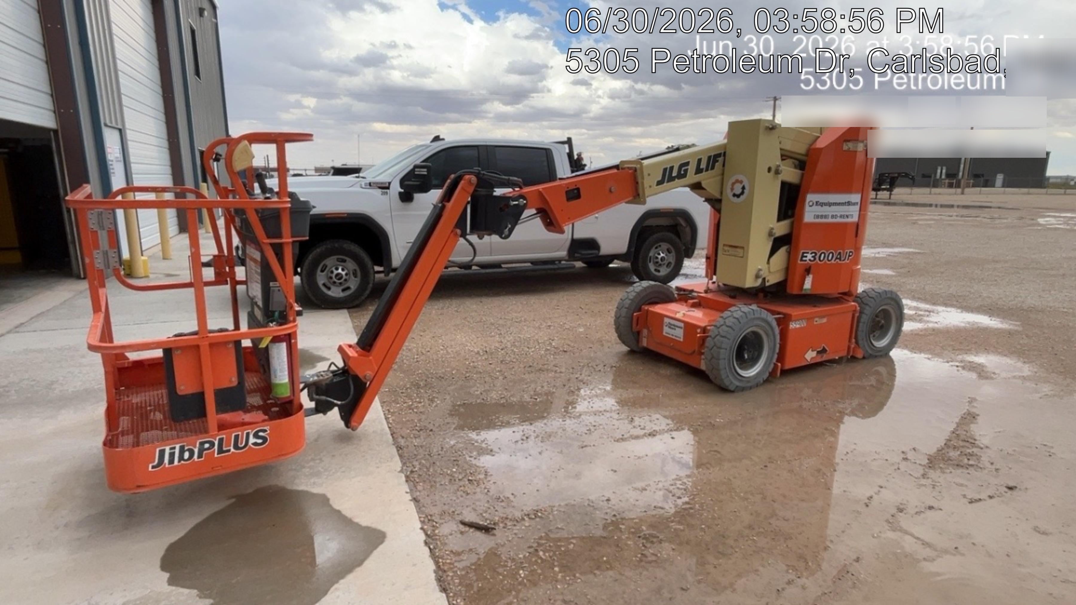 2020 JLG E300AJP