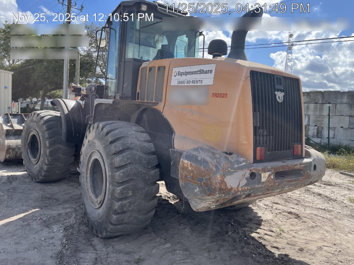 2018 Case 821G CLOSED CAB, 1 FUNCTION, JRB 418 STYLE HYD COUPLER