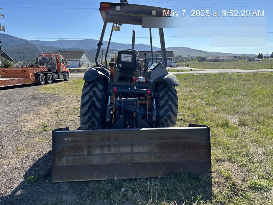 2019 Case 570N EP Canopy, 4WD, GP Front Bucket, Dual Tilt Cylinder, 84" Box Blade w/ Scarifier, Wheel Weights, Beacon