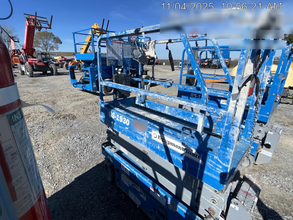 2019 Genie GS-1930 Fixed Rails with Chain Entry