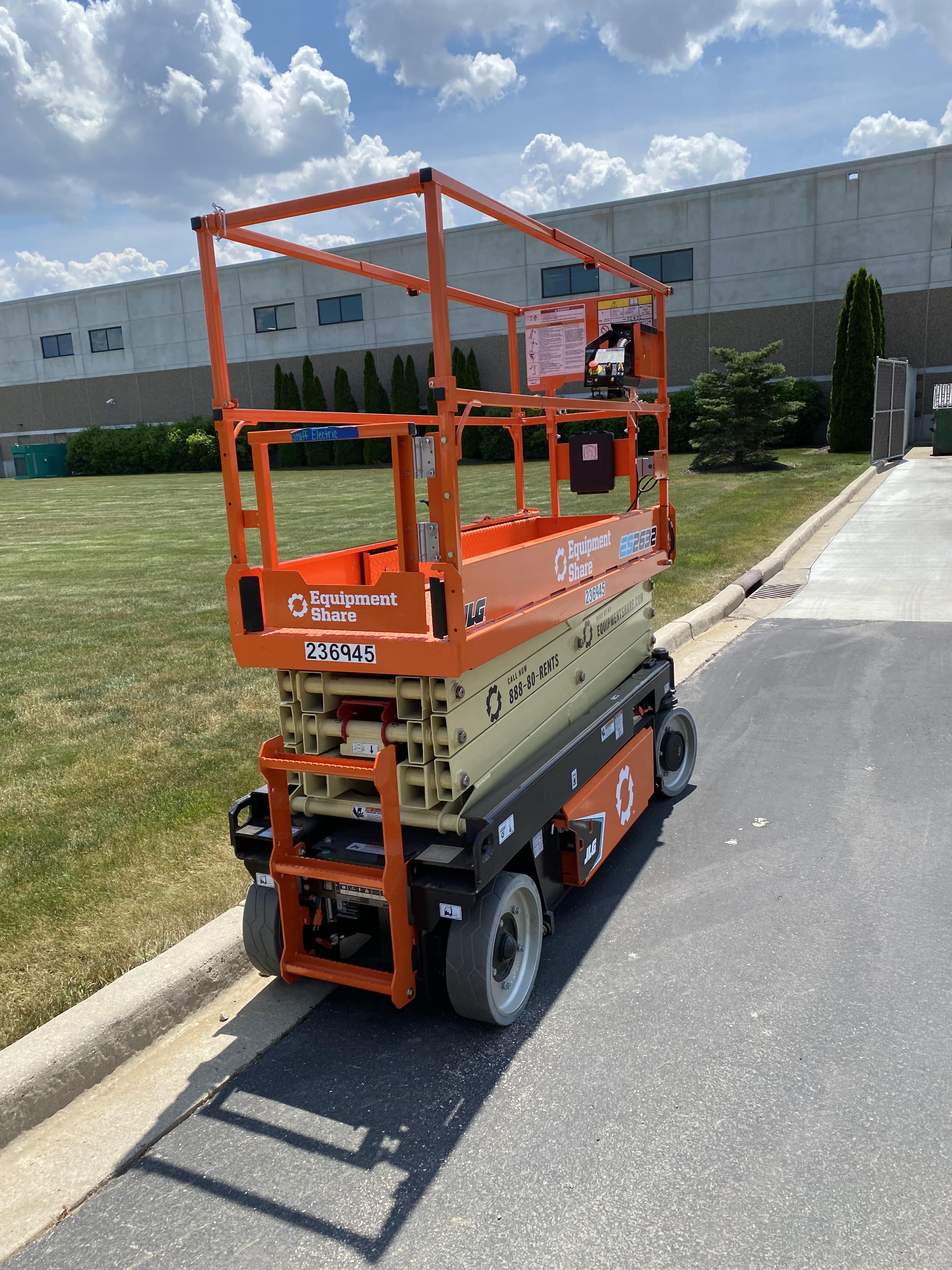 2022 JLG ES2632