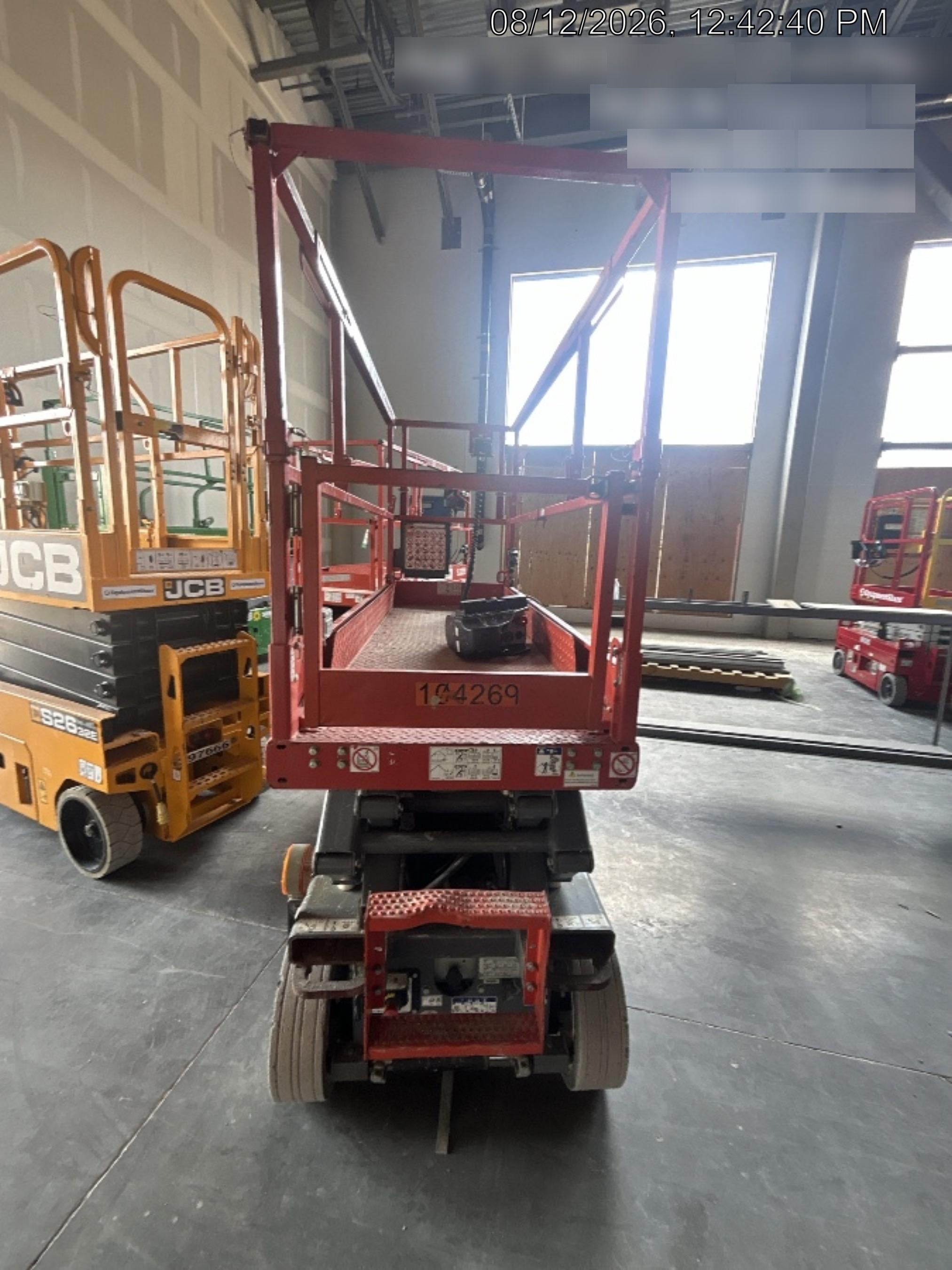 2020 Skyjack SJIII-3220 Solid NM Tires, Half height spring hinged entry gate, Dual Beacons, 6' Powered Extension Deck