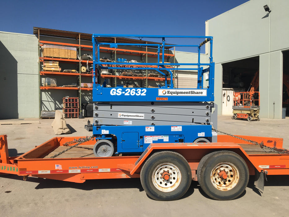 2020 Genie GS-2632 Solid NM Tires, Folding Rails with Half-Height Swing Gate, Beacon