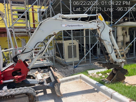 2023 TAKEUCHI TB235-2R
