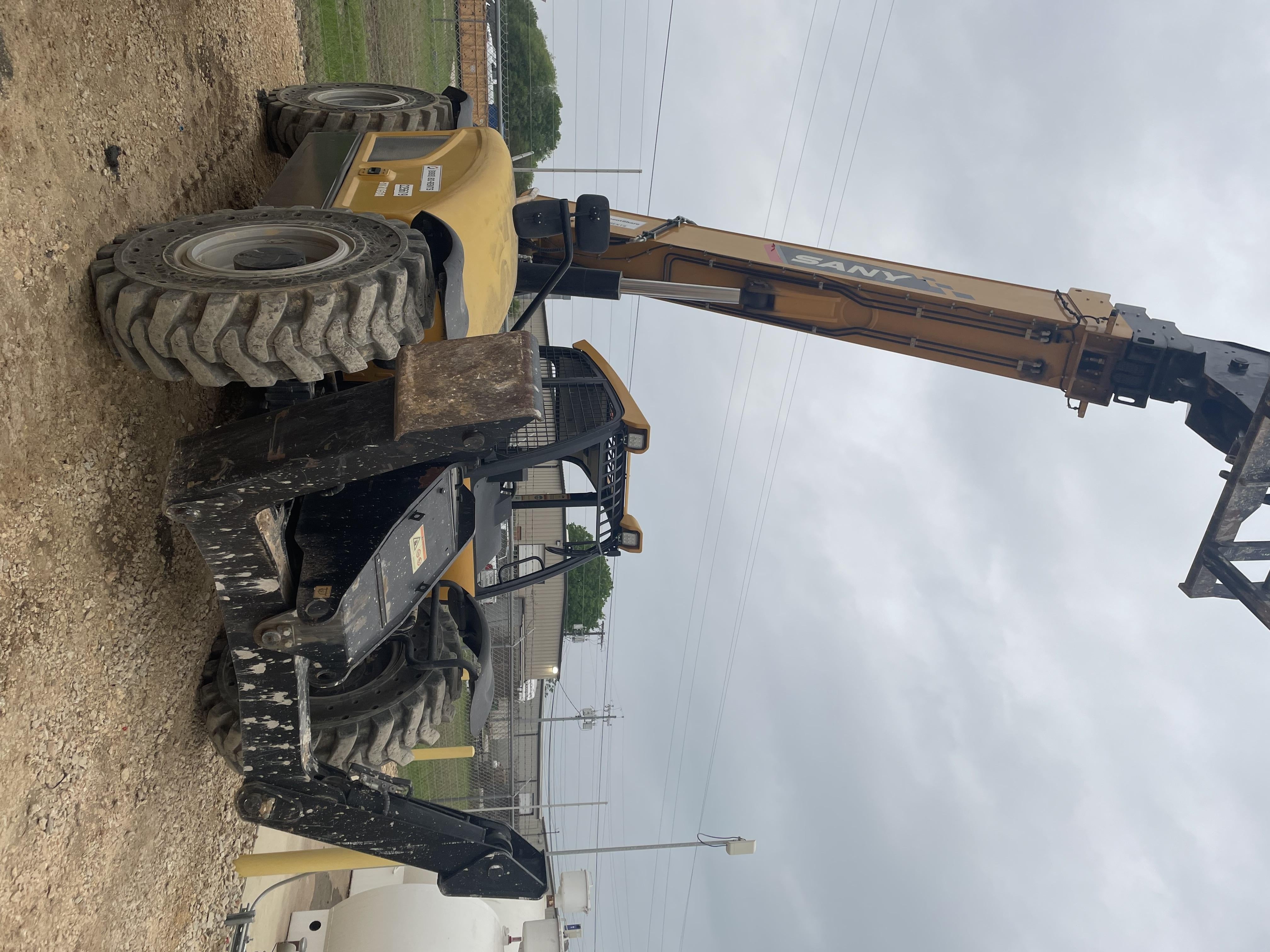 2022 SANY STH1056