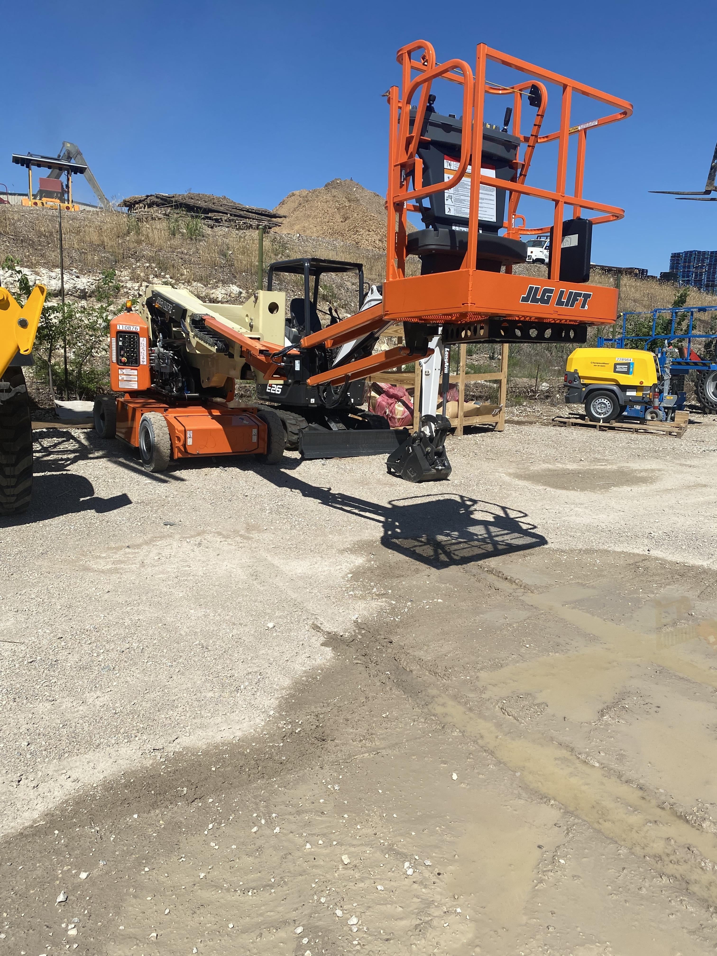 2020 JLG E400AJPN