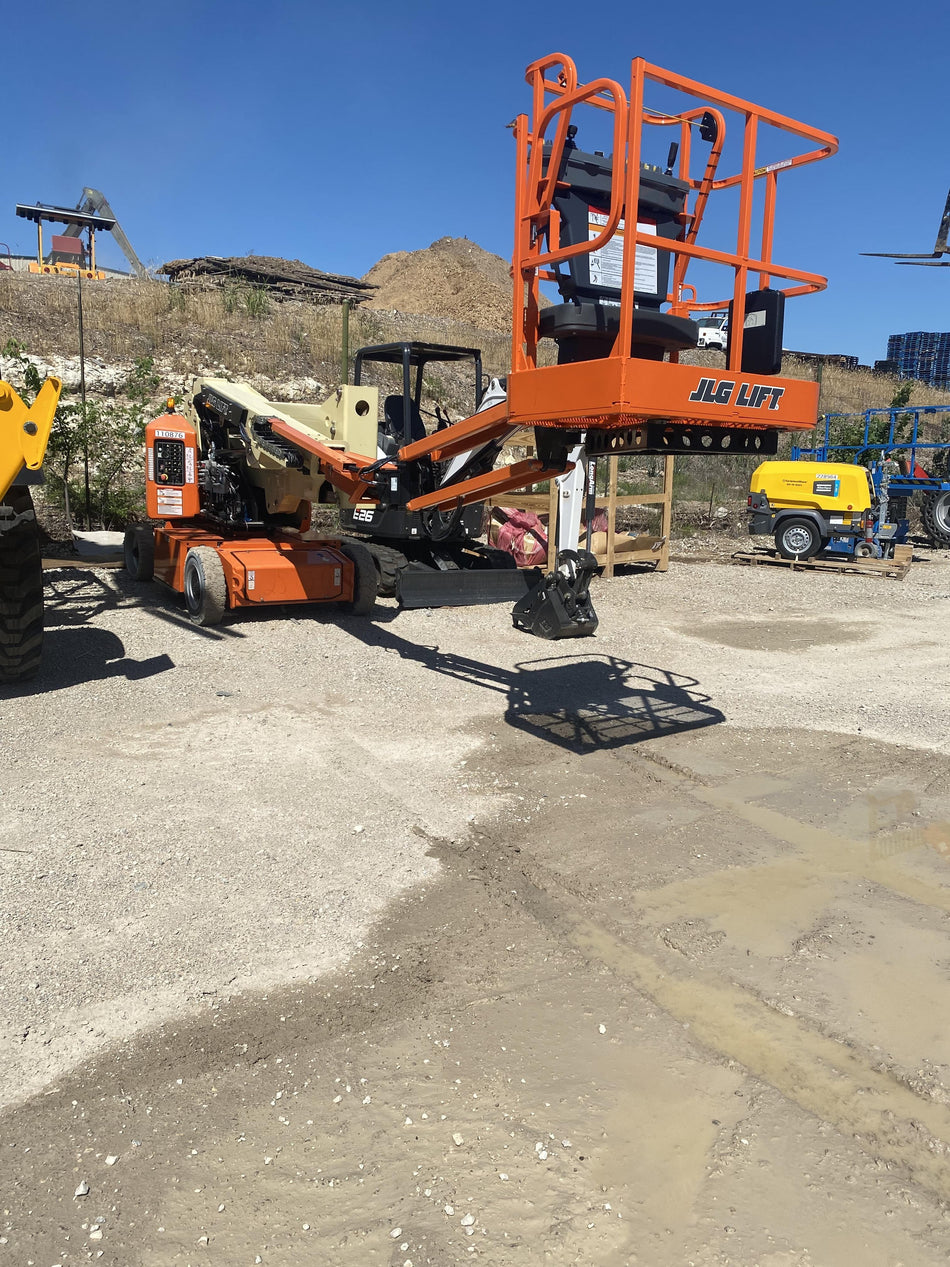 2020 JLG E400AJPN