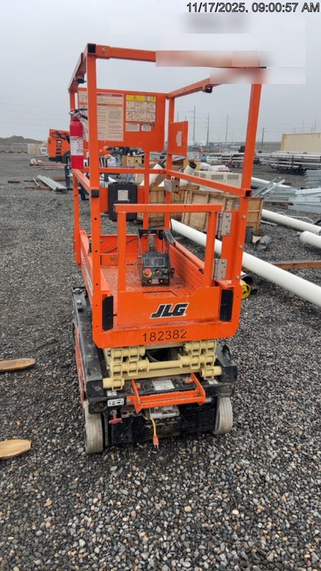 2021 JLG ES1330L