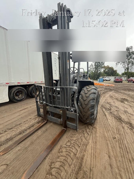2023 CASE 588H