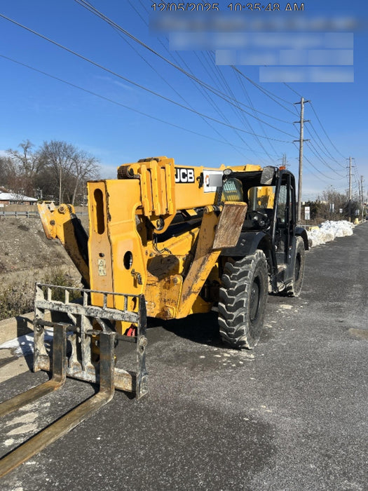 2019 JCB 512-56 Canopy, 109 HP, Solid Tires, STD Worklight, Beacon, Aux Hydraulics, Lifting Eye, Back up Alarm w/66" Carriage/60" Forks