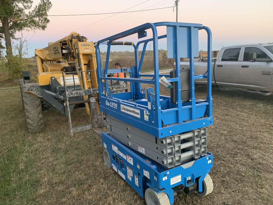2020 Genie GS-1930 Solid Non Marking Tires, Beacon, Folding rails with half height swing gate