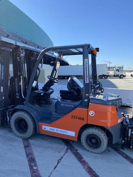 2022 TOYOTA 50-8FGU25