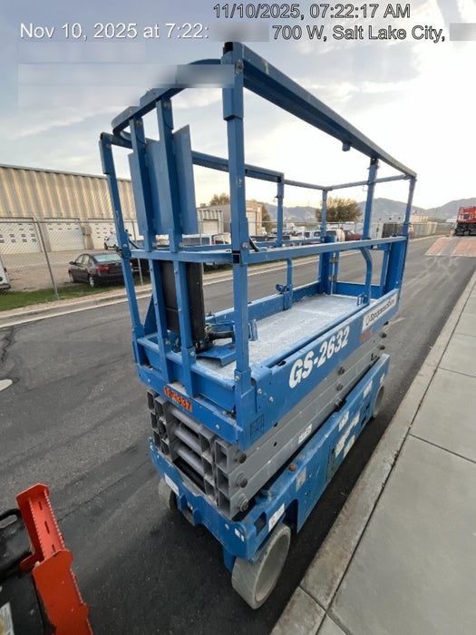 2020 Genie GS-2632 Solid NM Tires, Folding Rails with Half-Height Swing Gate, Beacon