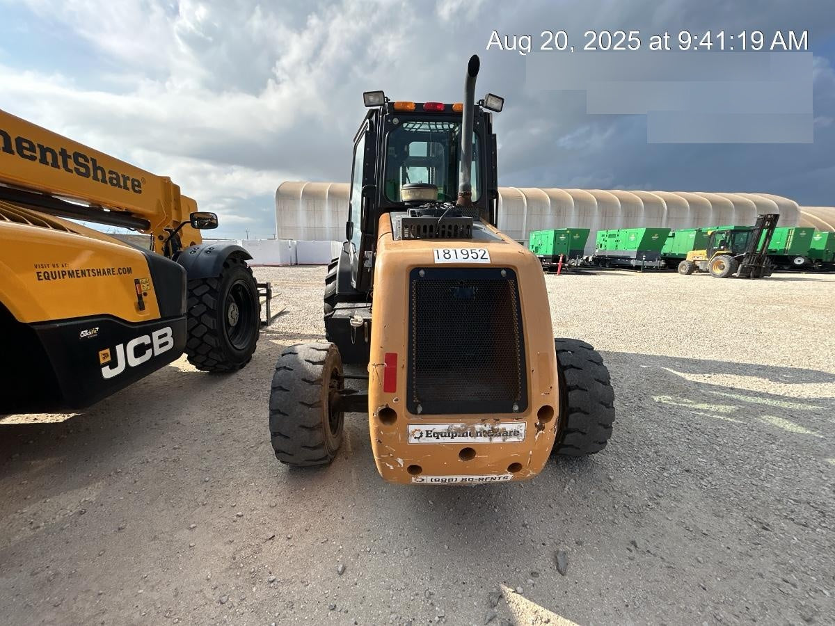 2021 CASE 588H