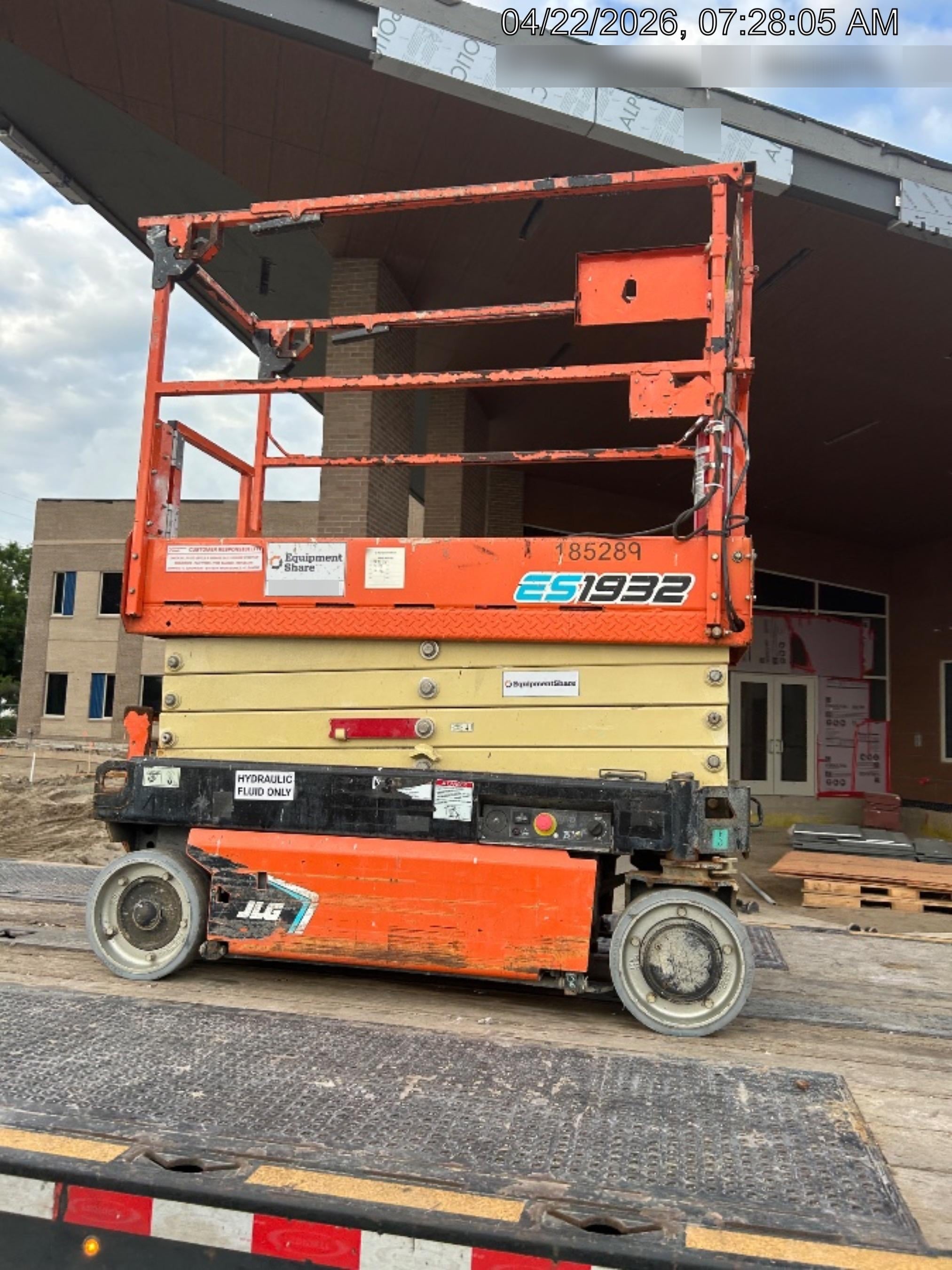 2021 JLG ES1932