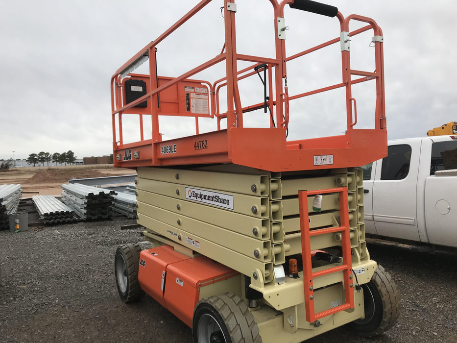 2019 JLG 4069LE
