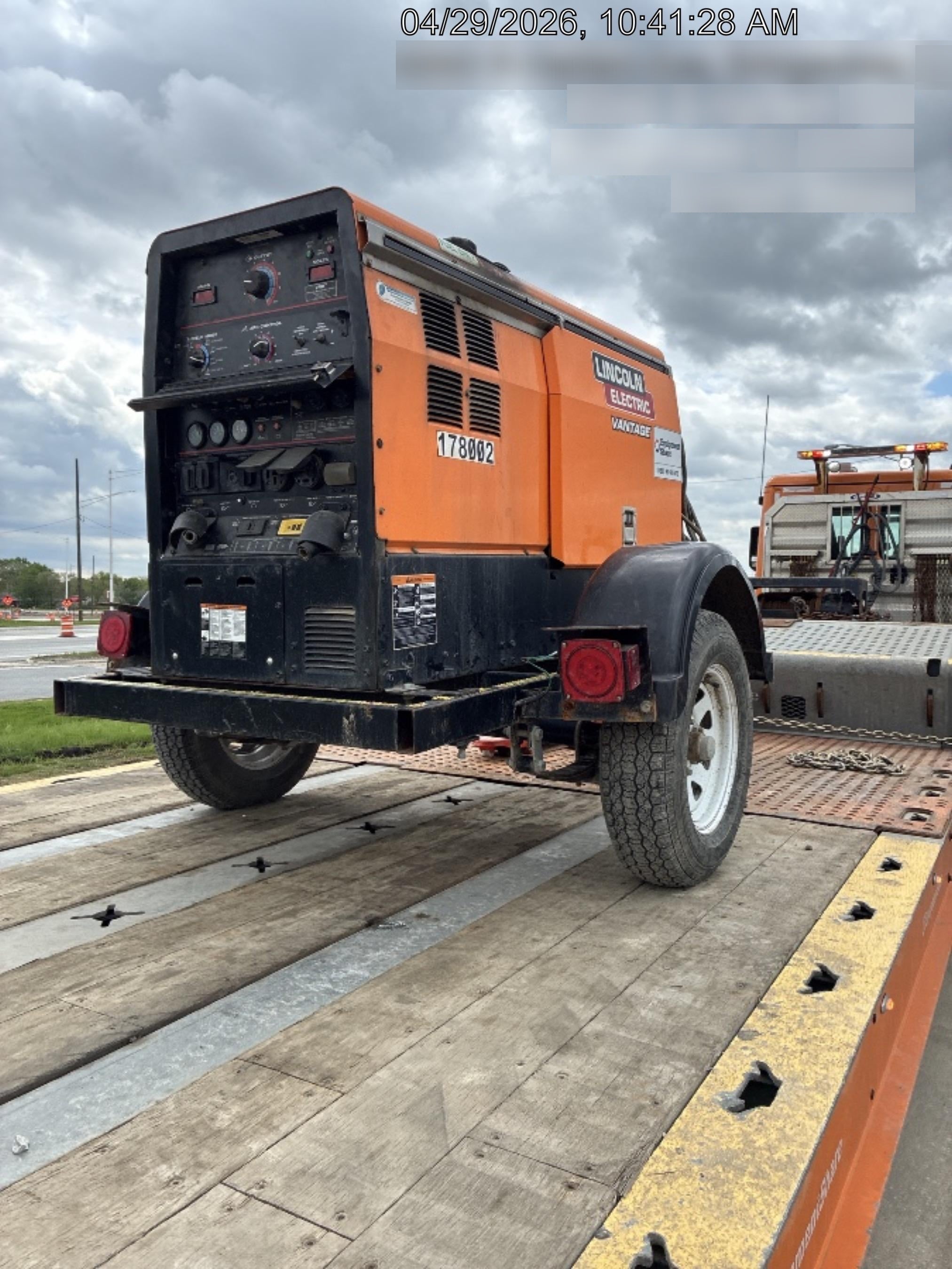 2021 Lincoln Electric Vantage 322 Vantage 322 Ready Pak 3 w/ Decals, ORANGE (includes trailer, cable rack, fender light kit) NO Telematics