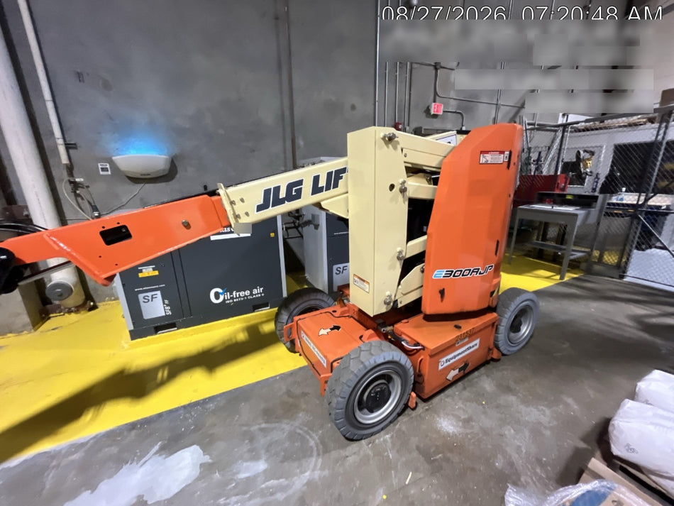 2022 JLG E300AJP