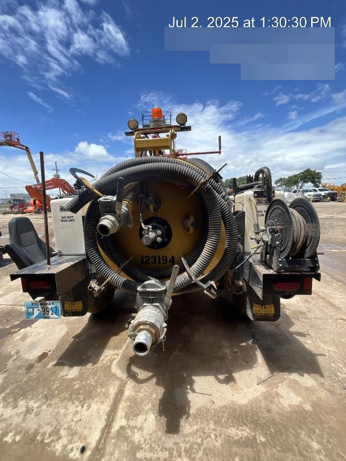 2021 VAC-TRON LP573XDT