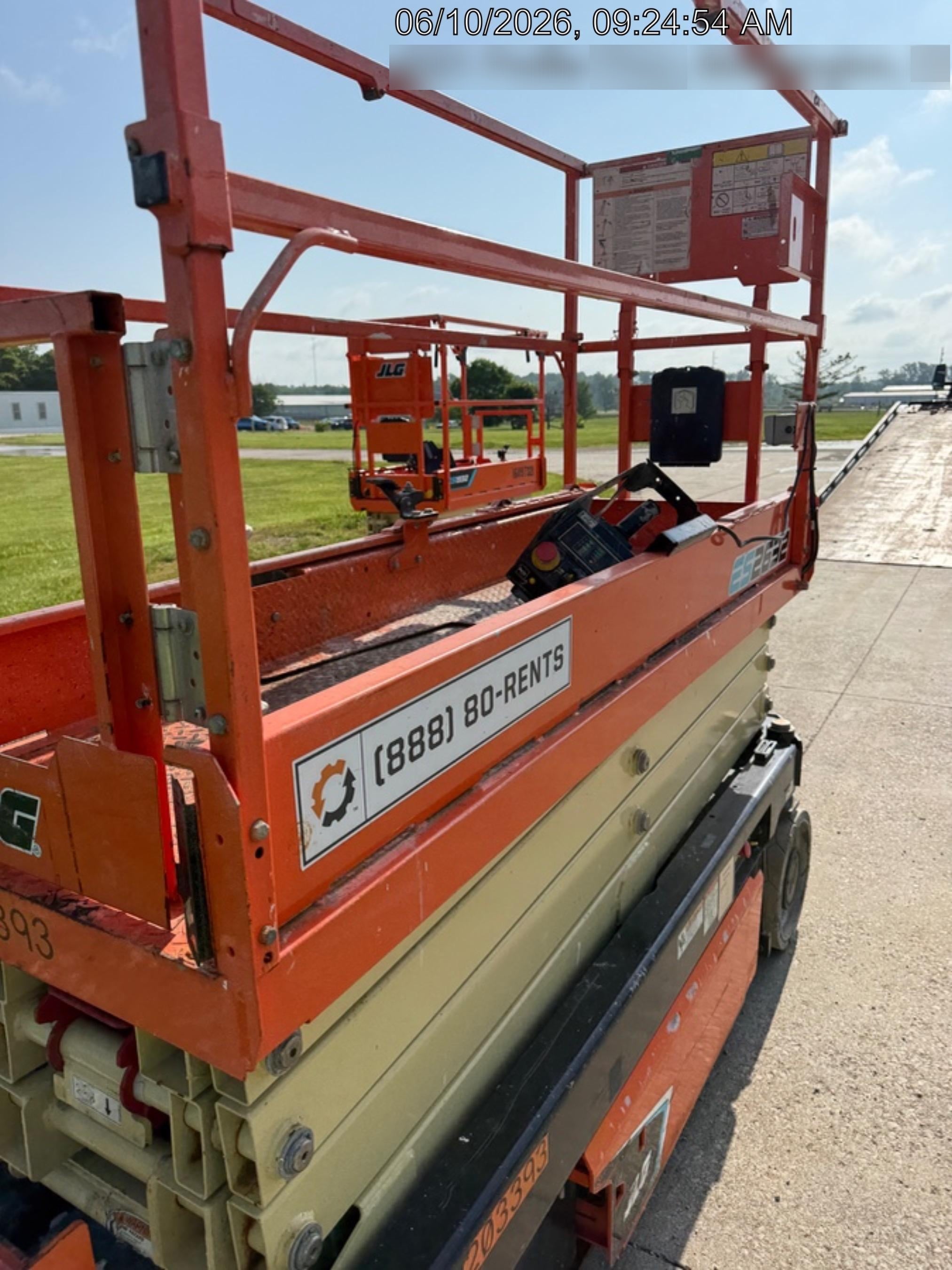 2022 JLG ES2632