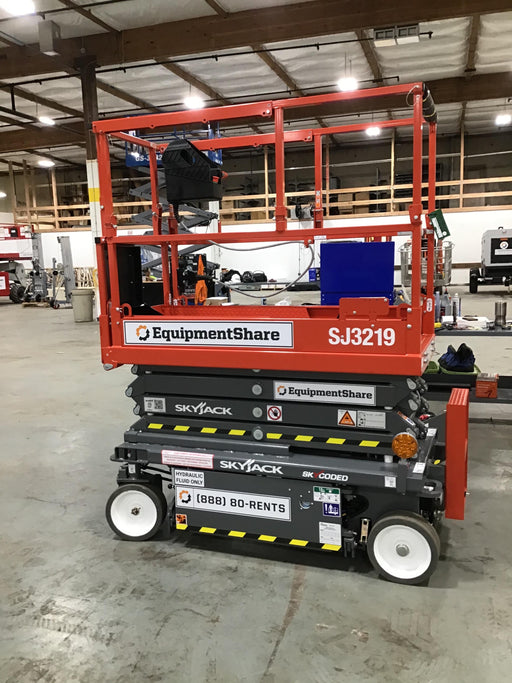 2020 Skyjack SJIII-3219 Solid NM Tires, Half height spring hinged entry gate, Dual Beacons, 800W Inverter