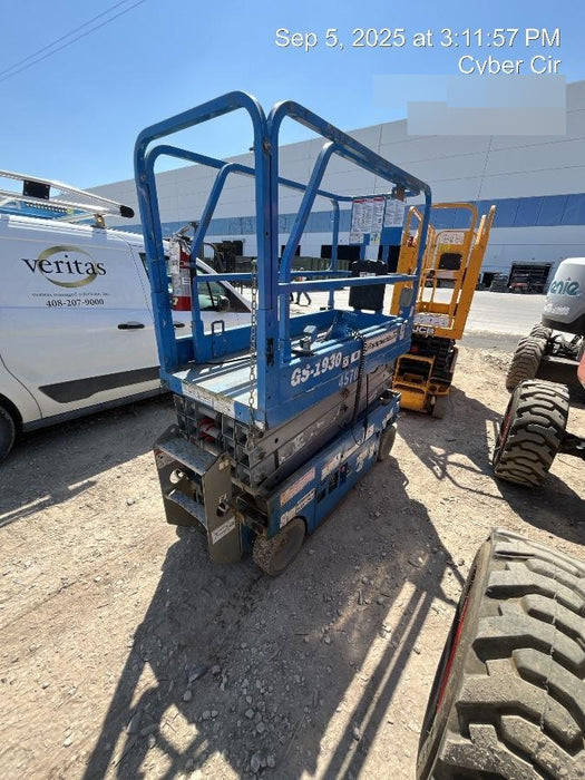 2019 Genie GS-1930 Fixed rails with chain Entry