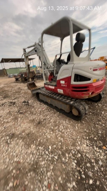 2024 TAKEUCHI TB250-2R
