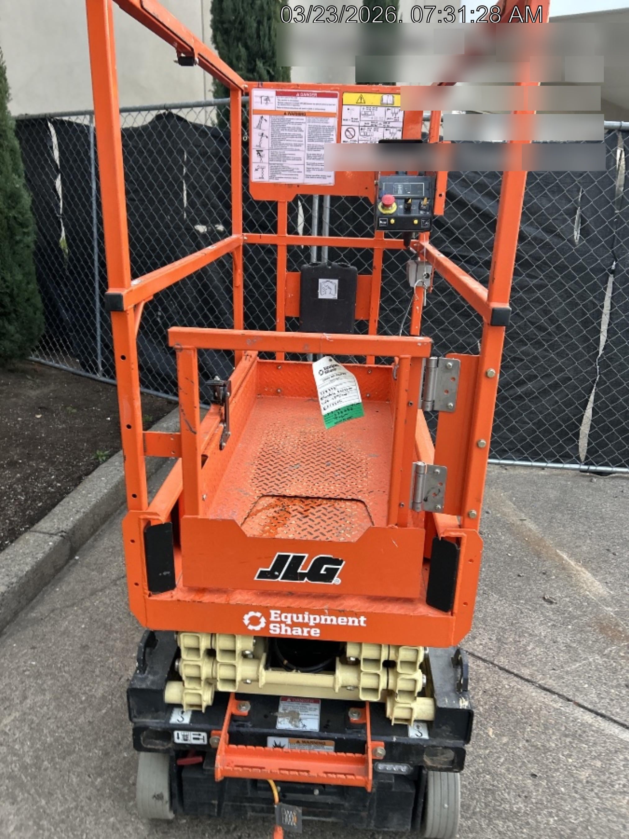 2022 JLG ES1330L